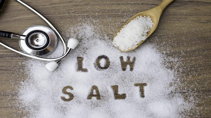 Read more about the article رژیم غذایی کم نمک برای چه افرادی مناسب است؟
