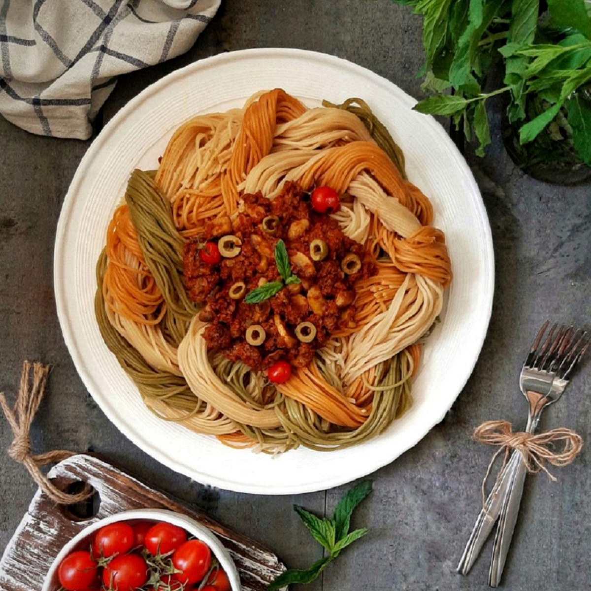 Read more about the article یک پرس اسپاگتی چقدر کالری دارد؟