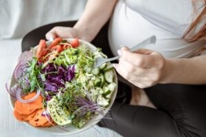 چگونه ناهار بارداری سالم درست کنیم